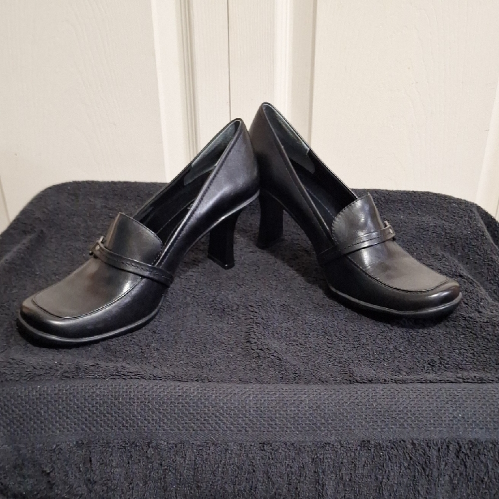 Vintage Maripe Black Leather Loafer Heels-10